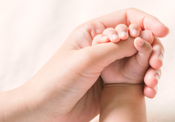 Stagiaires : Modification de certaines dispositions relatives au congé parental et au congé sans traitement pour élever un enfant